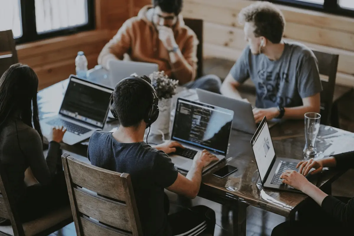 Business Compliance and IT Services Platform Hub